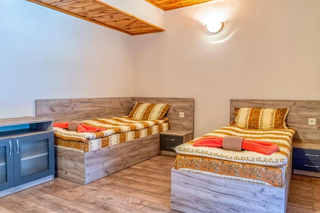 Крушун - Единствена На Метри От Водопадите, Krushun - The Only Stay Just Meters From The Waterfalls Krushuna Dış mekan fotoğraf